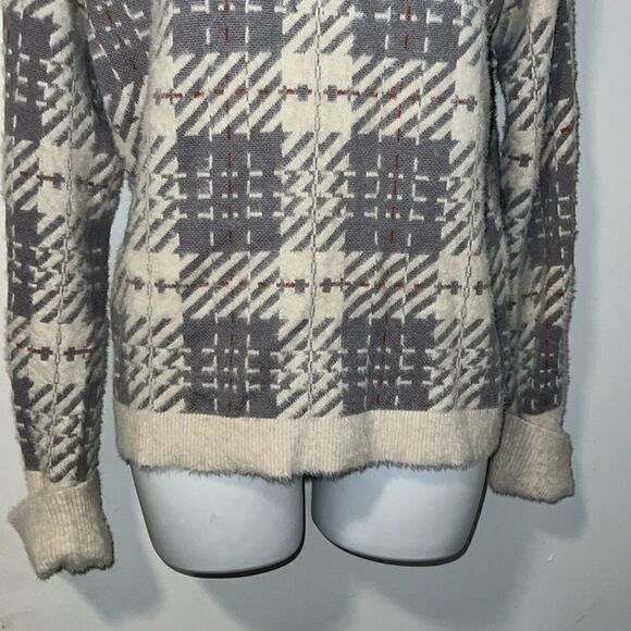 BELLE BY BELLDINI Fuzzy Houndstooth Plaid Mockneck Sweater-M - Picture 3 of 7